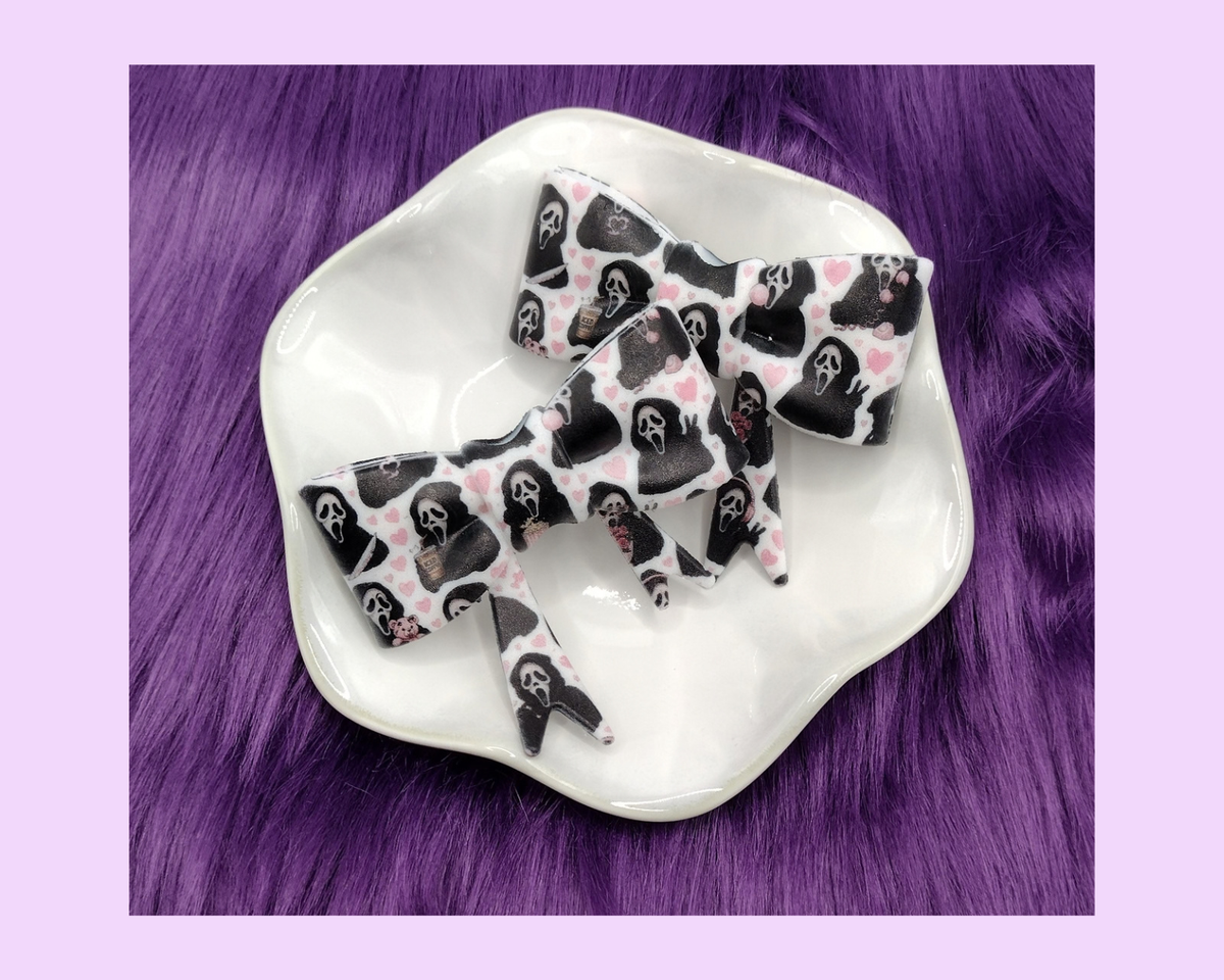 Ghost Face with Light Pink Hearts Bow Straw Topper