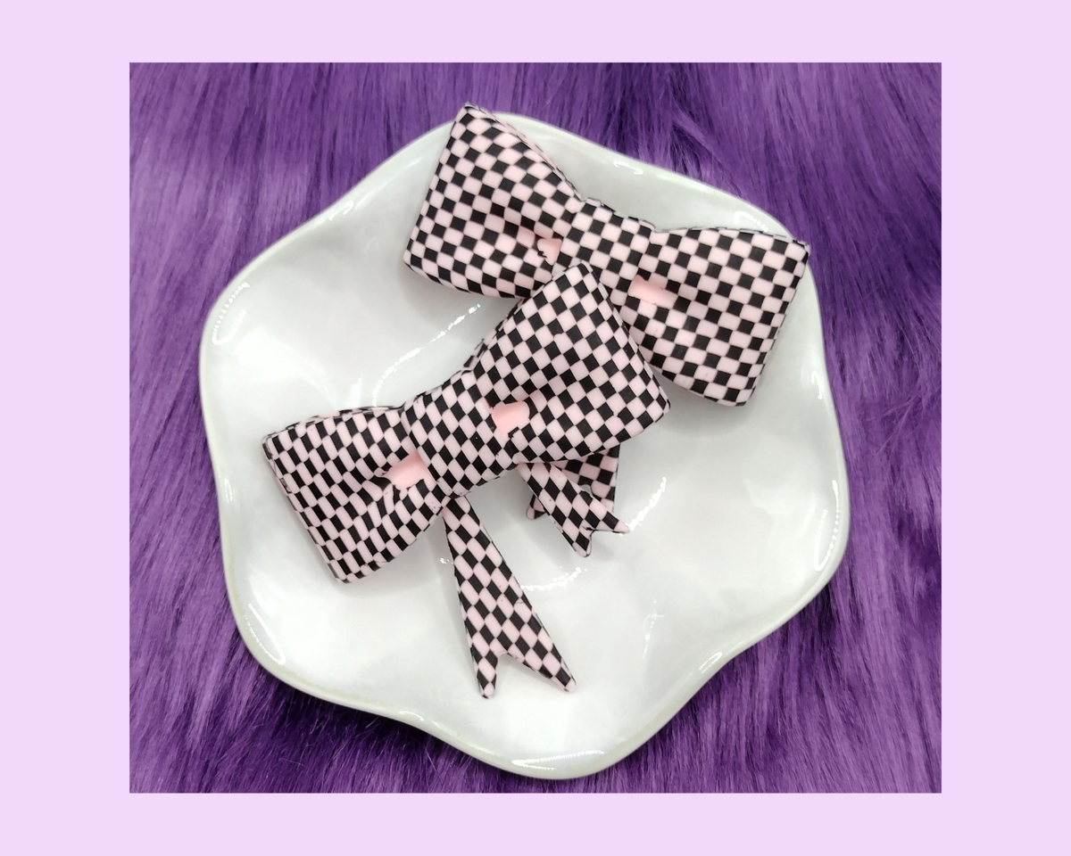 L. Pink and Black Checkered Bow Straw Topper