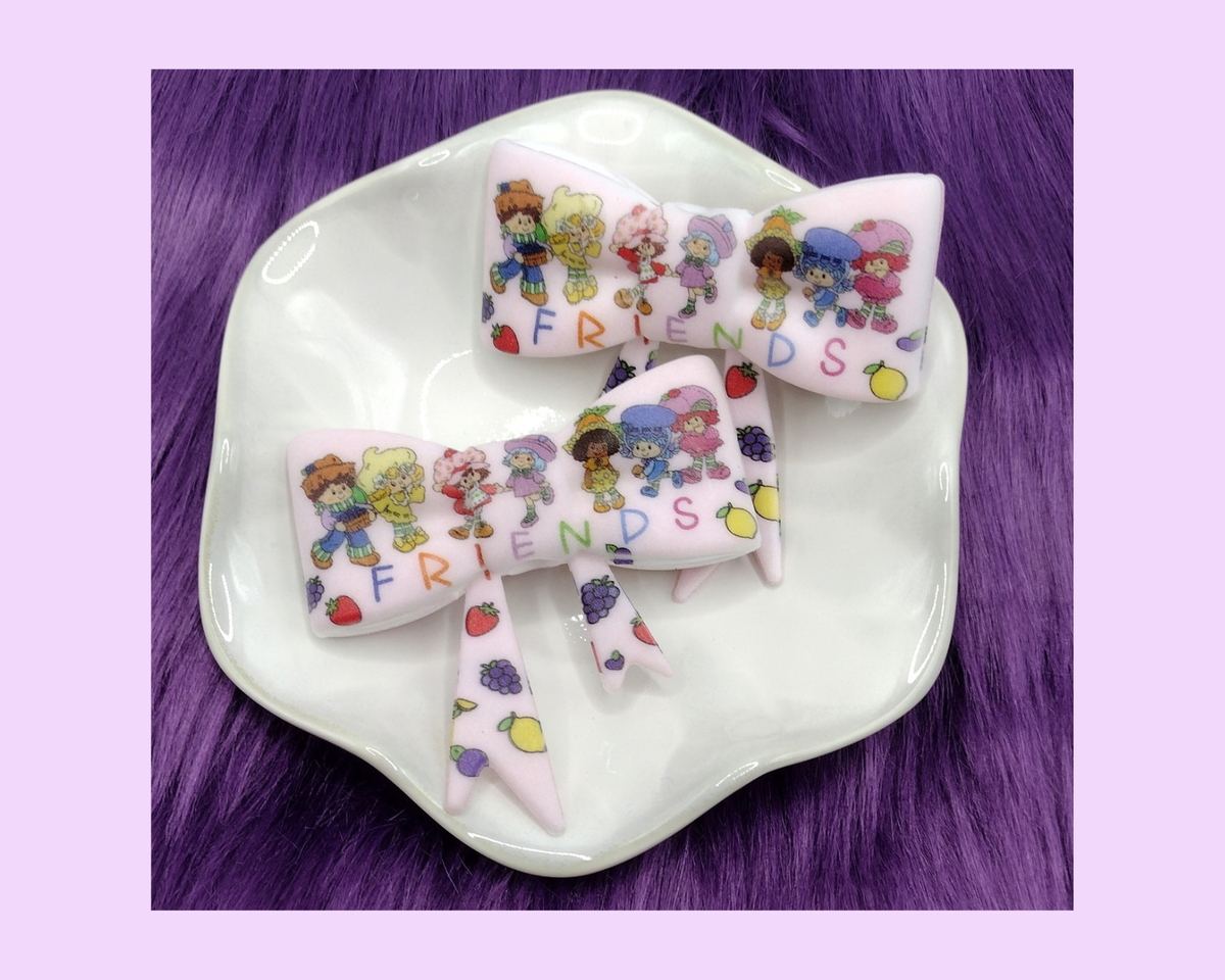 Strawberry Girl and Friends Bow Straw Topper